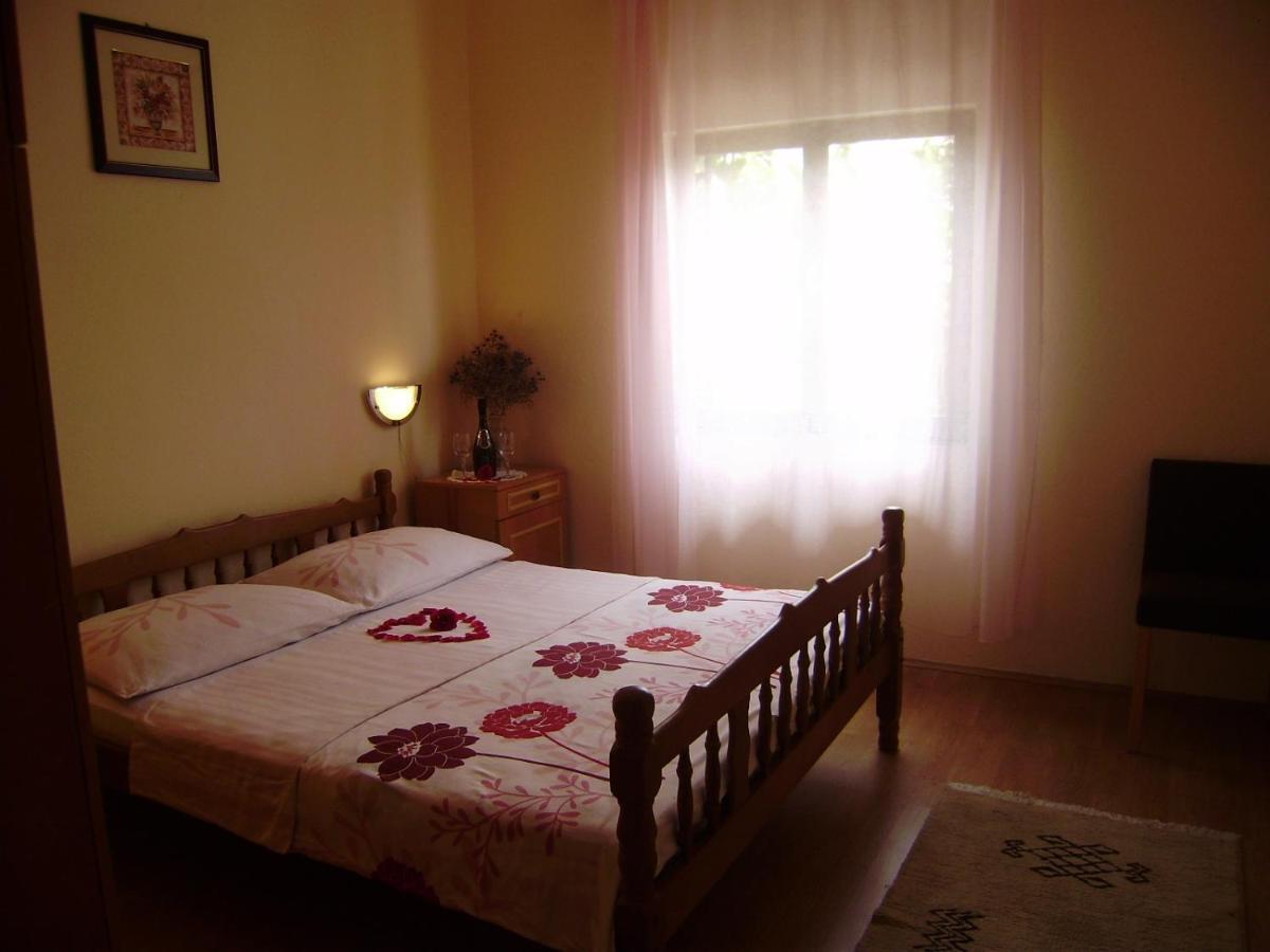 Apartments Adrialina Сень Екстер'єр фото