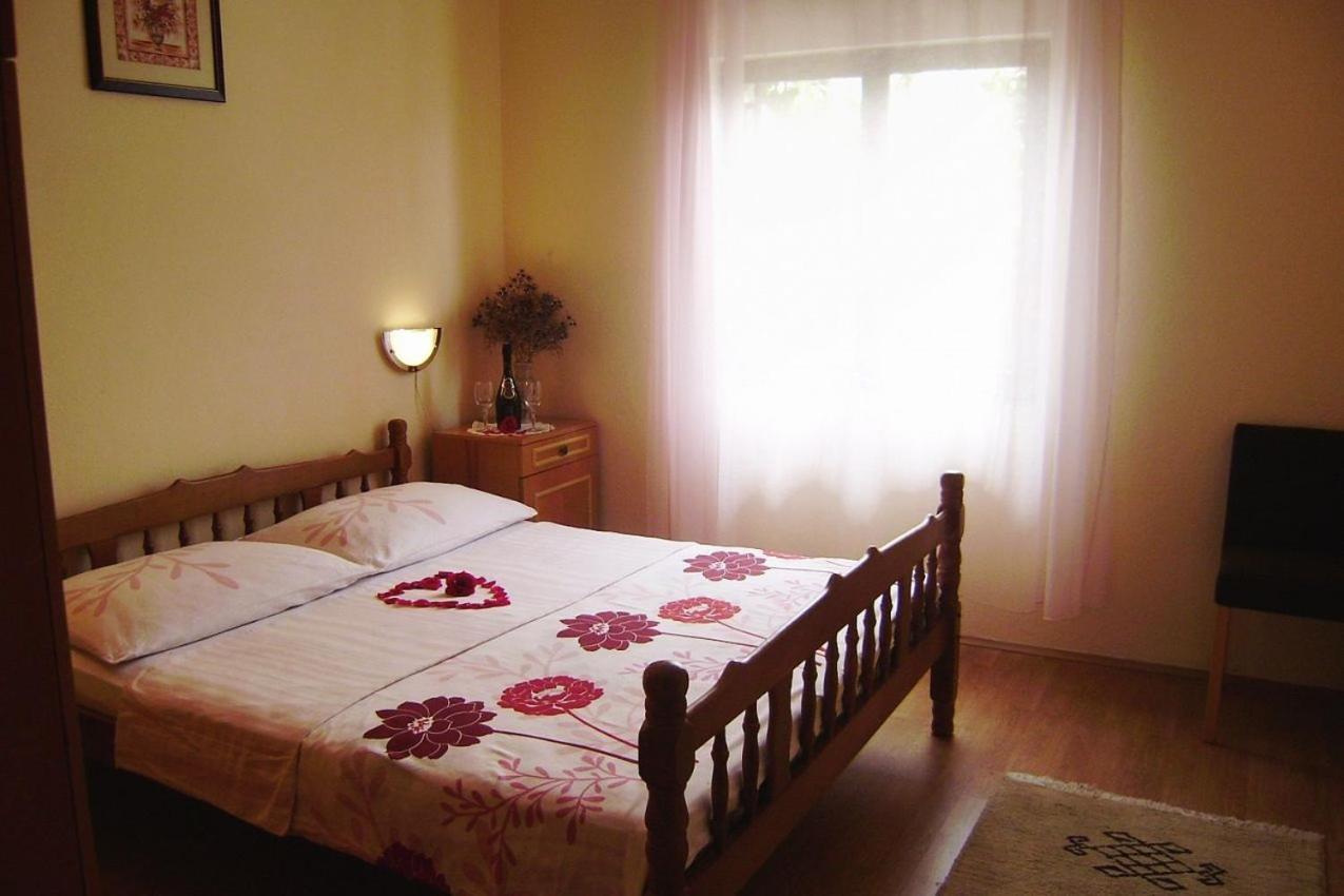 Apartments Adrialina Сень Екстер'єр фото