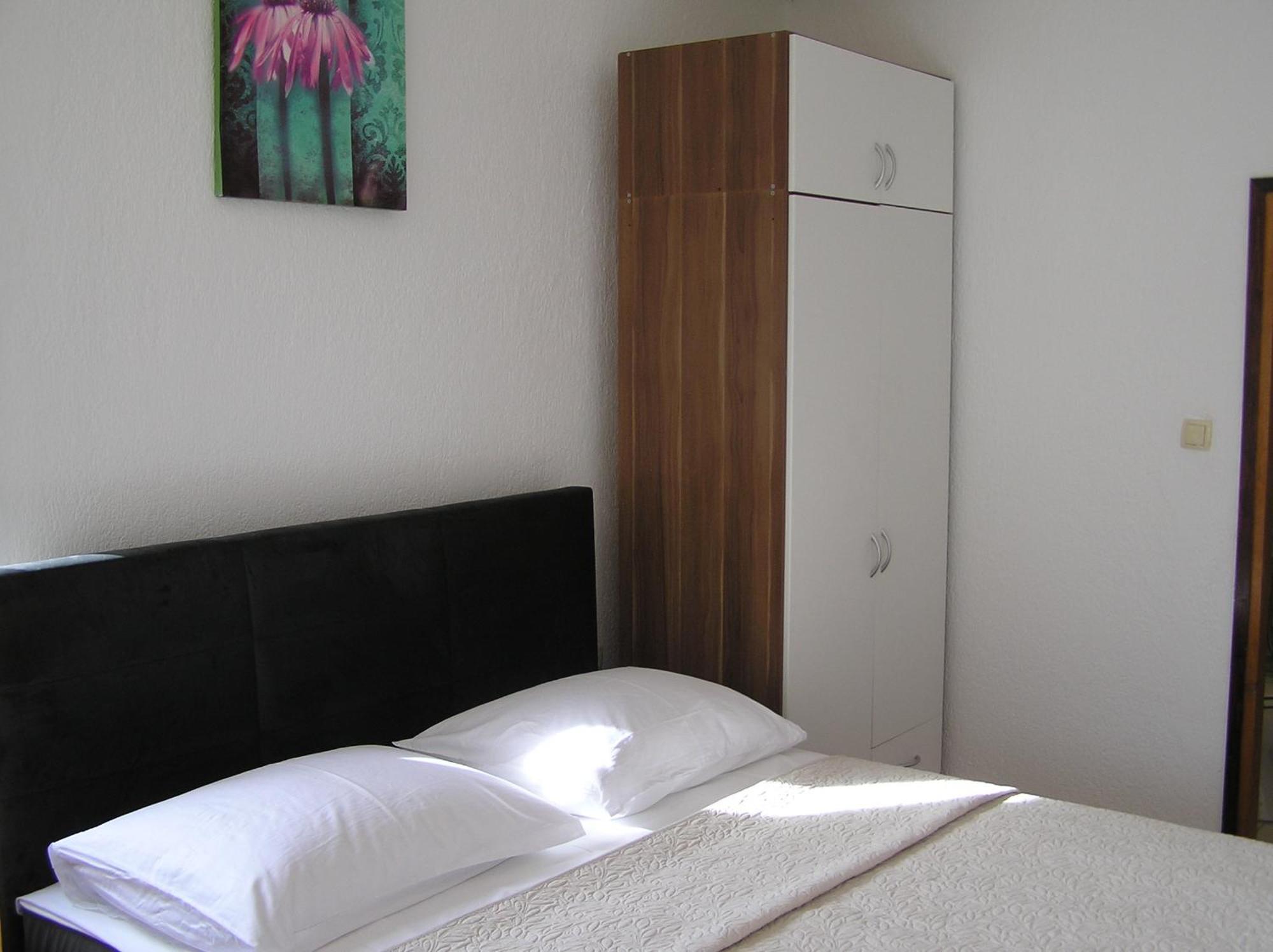 Apartments Adrialina Сень Екстер'єр фото