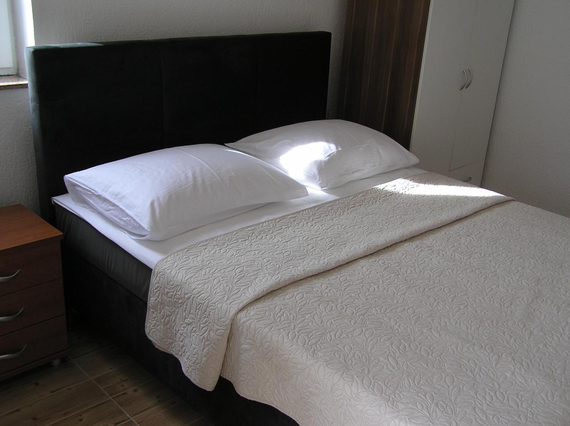 Apartments Adrialina Сень Екстер'єр фото